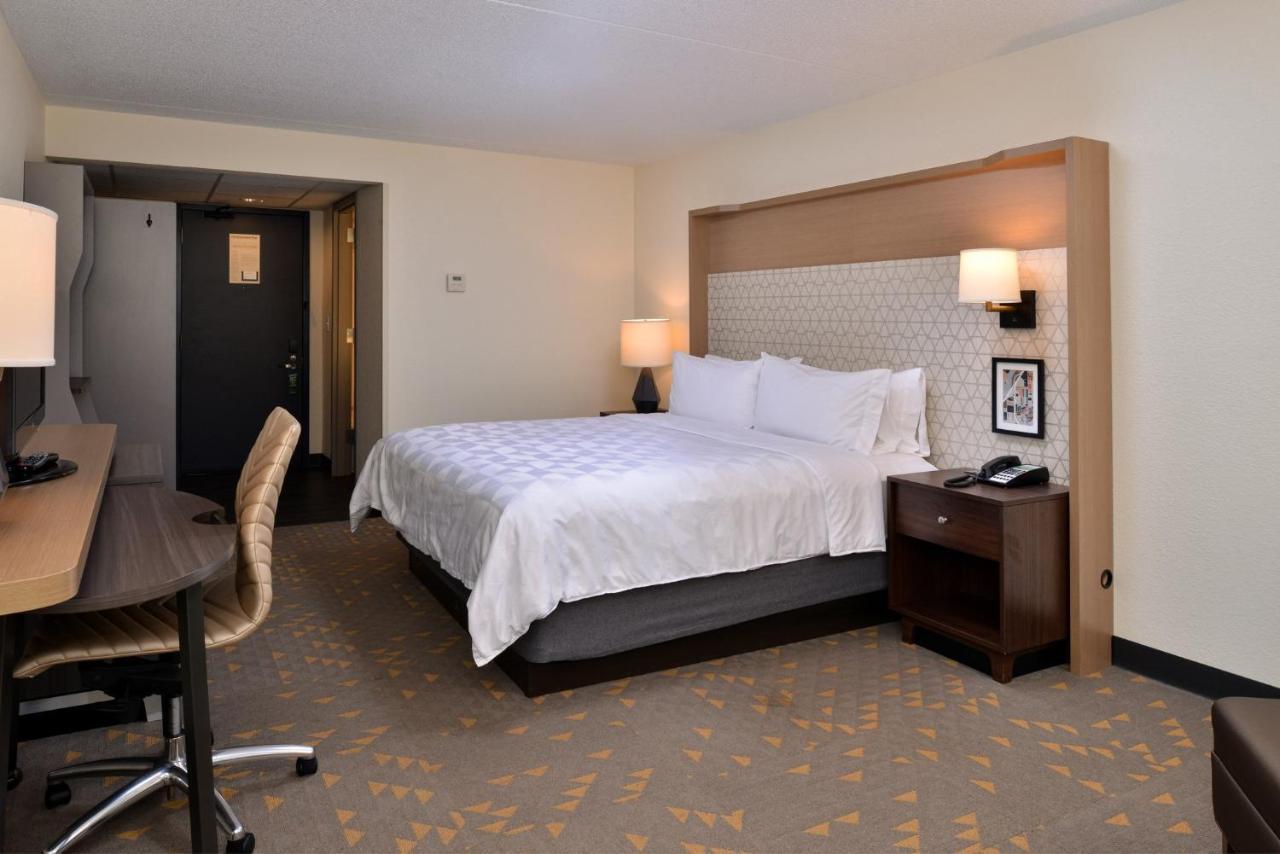 Holiday Inn Hotel & Suites Overland Park-Convention Center By Ihg Exterior foto