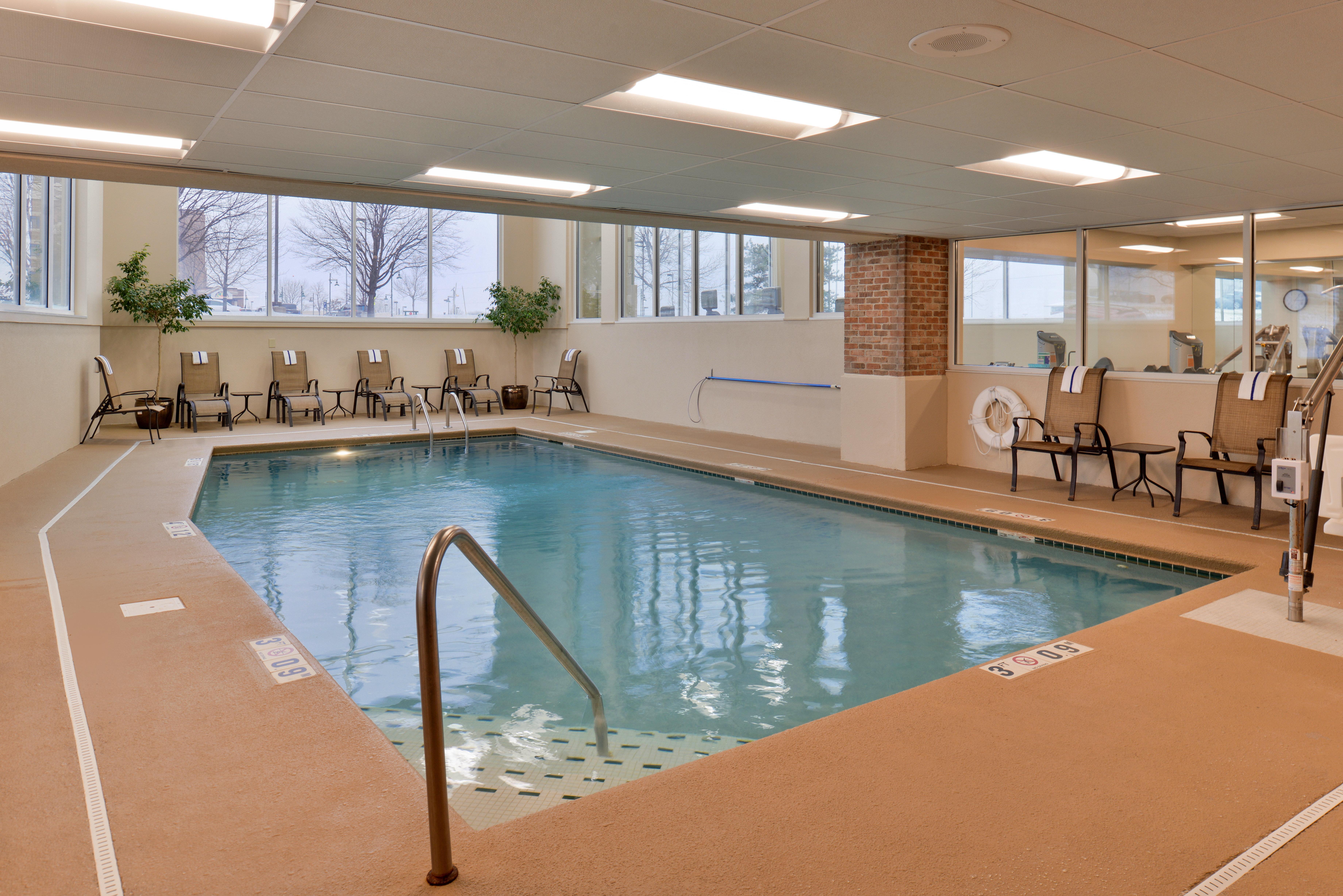 Holiday Inn Hotel & Suites Overland Park-Convention Center By Ihg Exterior foto
